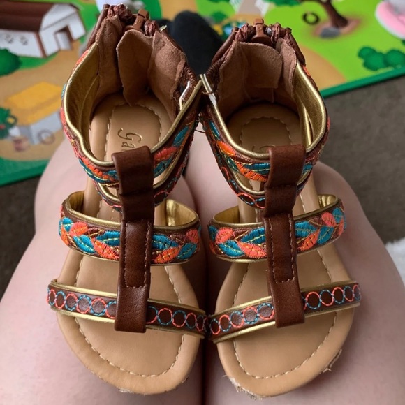 Girls 5c Sandles - Picture 1 of 6